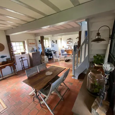 Maison Dans La Prairie